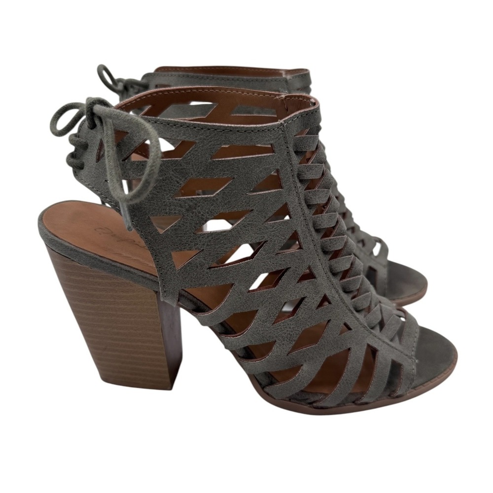 Qupid Womens 8.5 Grey Heeled Sandals Cage Cutout Lace Up Open Toe Boho Gladiator